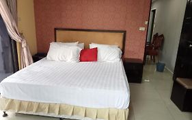 Lucky Inn Suites