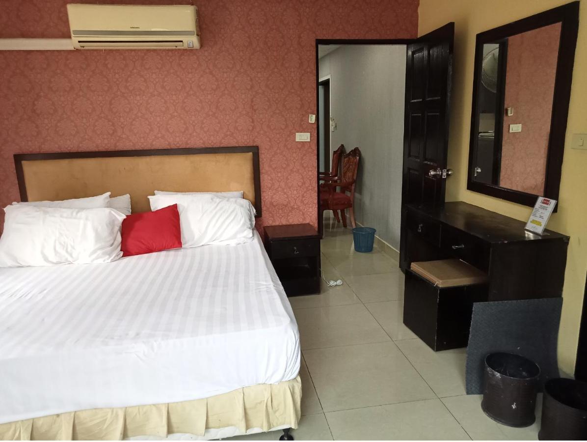 Lucky Inn Suites Pattaya Exterior photo
